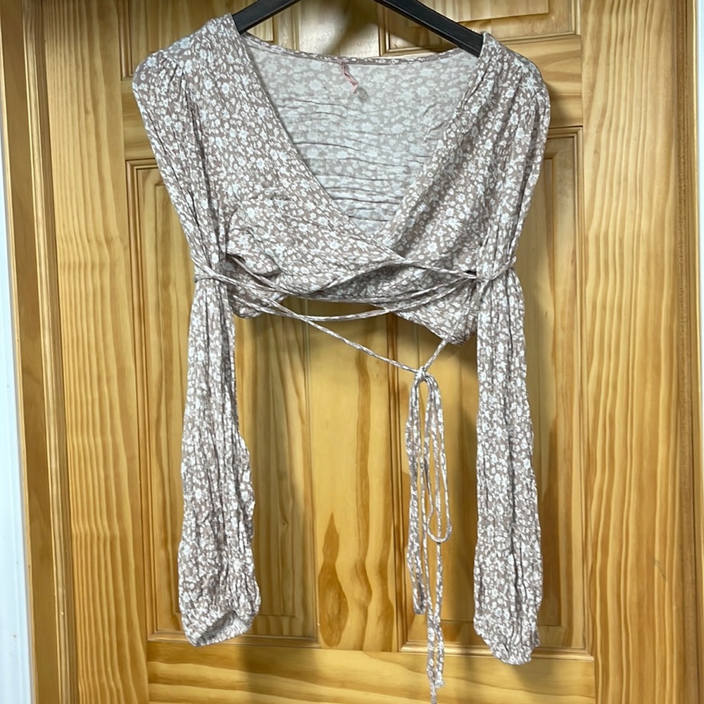 Crop top tie around waist